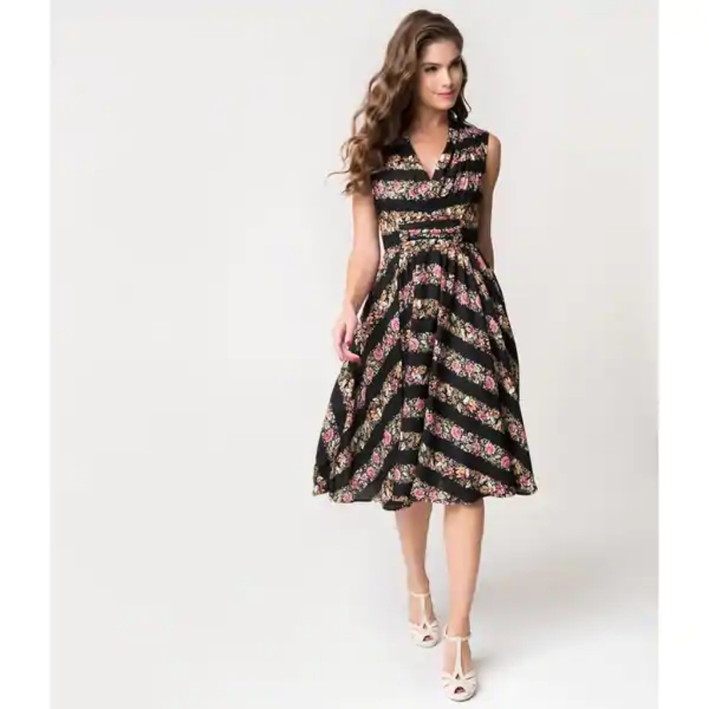 Unique Vintage De Carlo Swing Dress